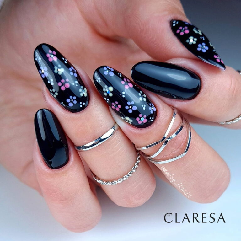 czarny-manicure-hybrydow claresa lakier hybrydowy black 900