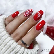 czerwona-hybryda-na-paznokciach