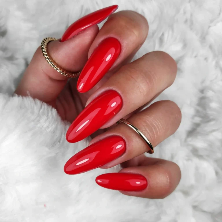 czerwony-manicure czerwony-manicure