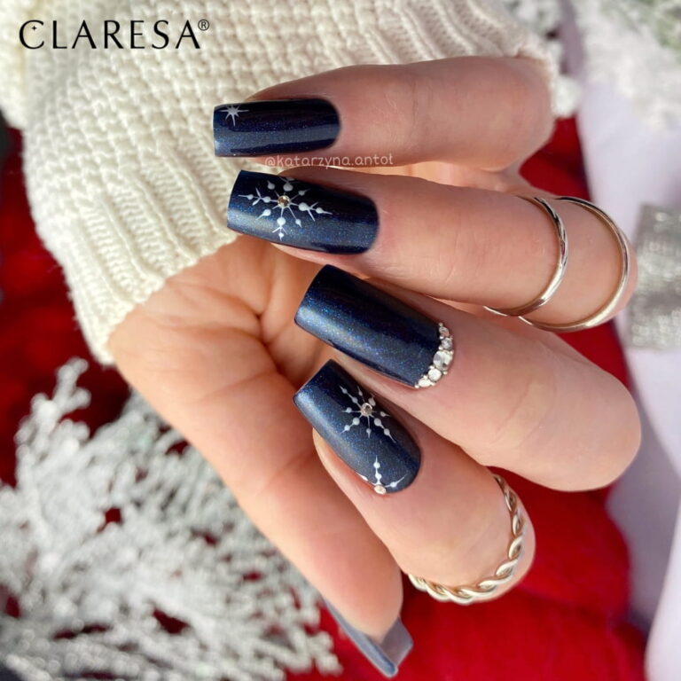 stylizacja-z-niebieskimi-matowymi-paznokciami stylizacja-z-niebieskimi-matowymi-paznokciami